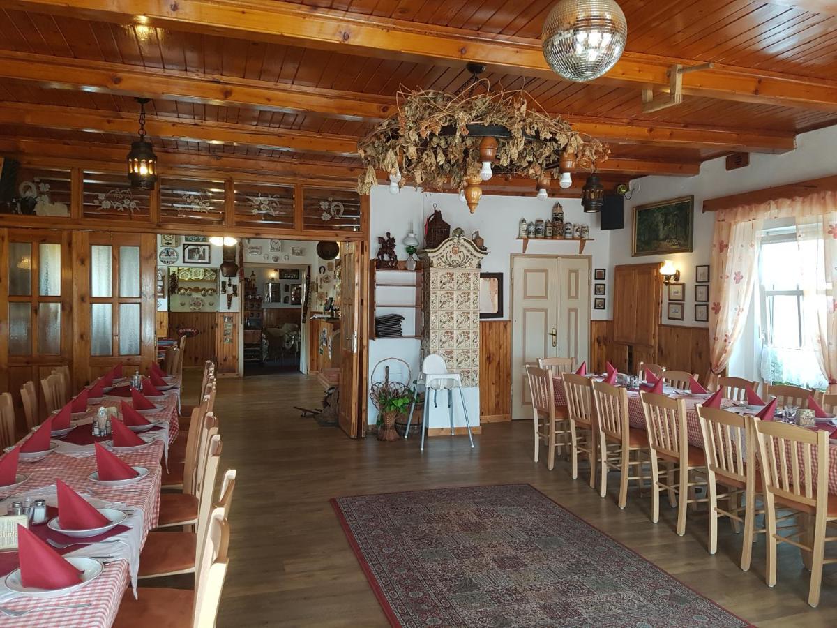 Hostinec Selsky Dvur Zbiroh Dış mekan fotoğraf