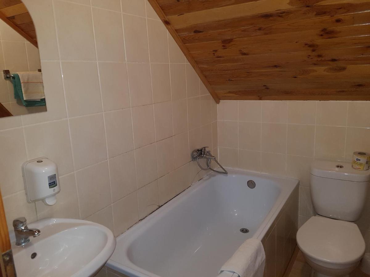 Hostinec Selsky Dvur Zbiroh Oda fotoğraf