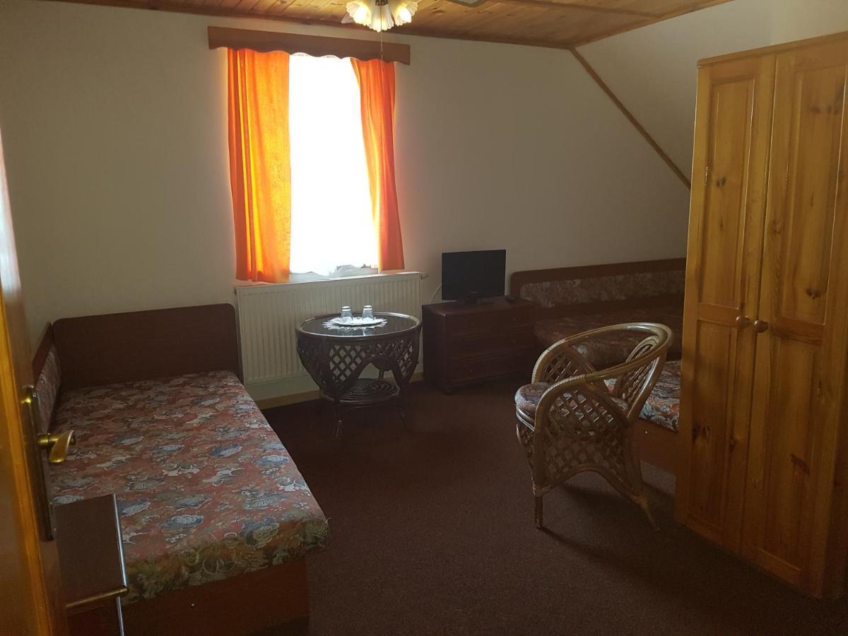 Hostinec Selsky Dvur Zbiroh Dış mekan fotoğraf