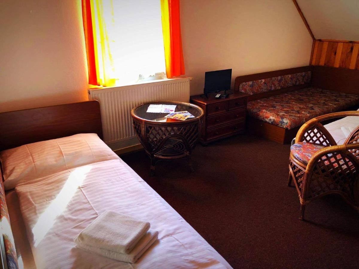 Hostinec Selsky Dvur Zbiroh Dış mekan fotoğraf